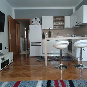 Sve U 5 Minuta Apartment
